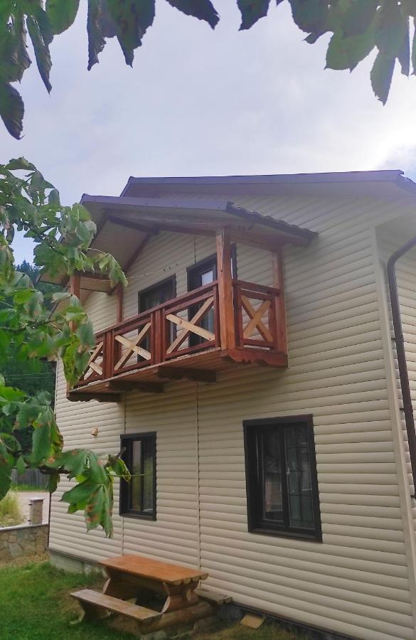 Гірська Роса Appartement Verkhniy Yasenov Buitenkant foto