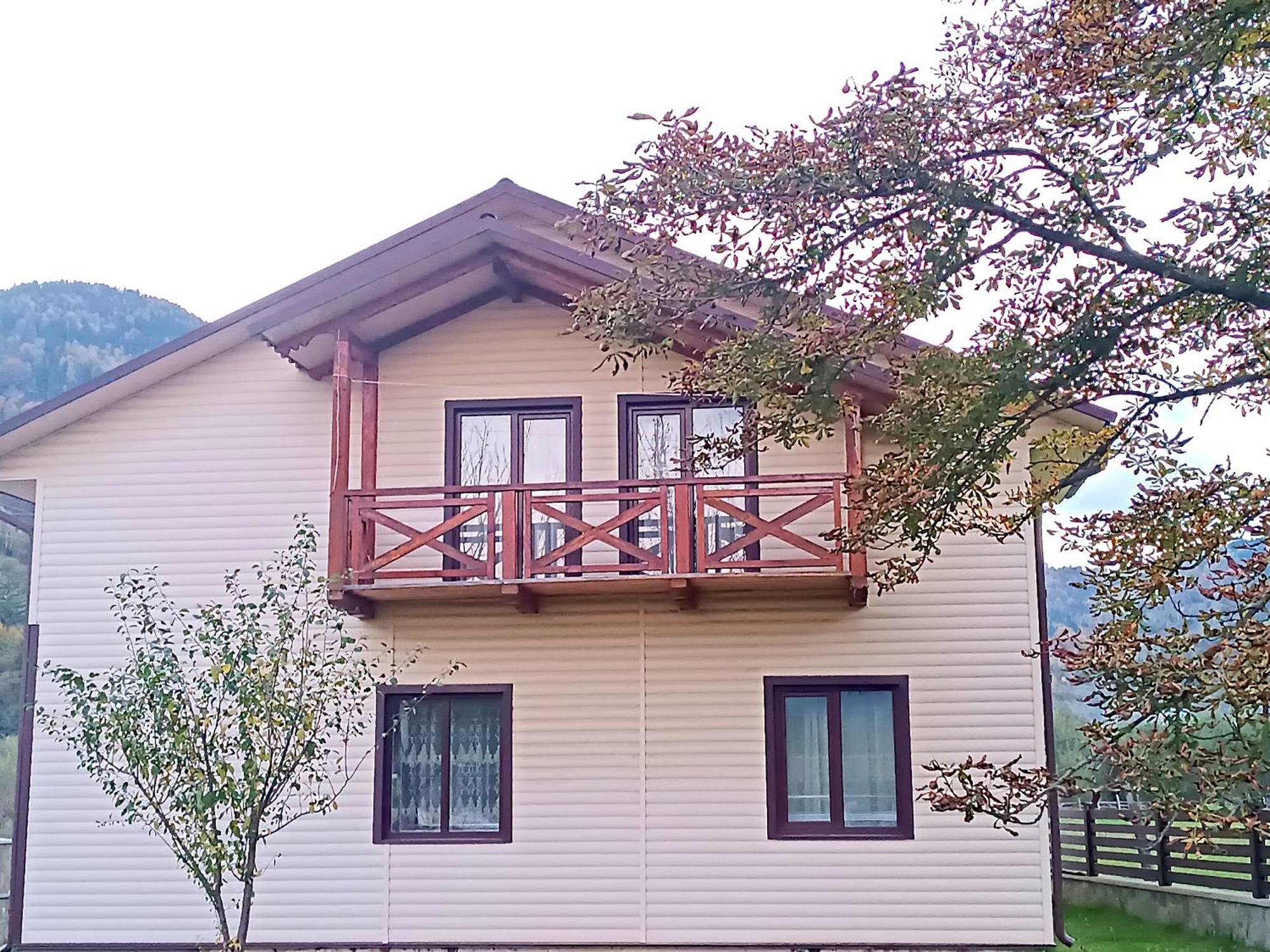 Гірська Роса Appartement Verkhniy Yasenov Buitenkant foto