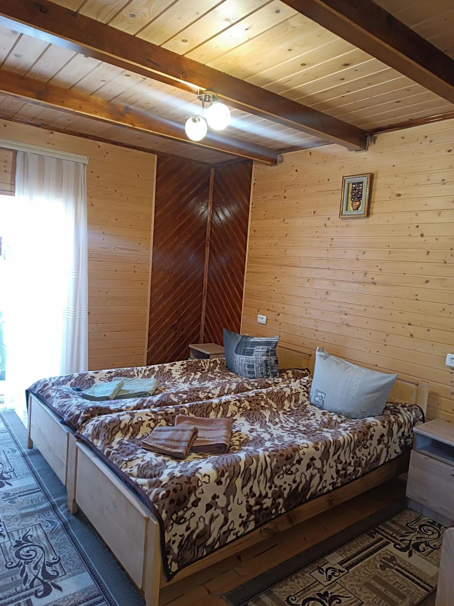 Гірська Роса Appartement Verkhniy Yasenov Buitenkant foto