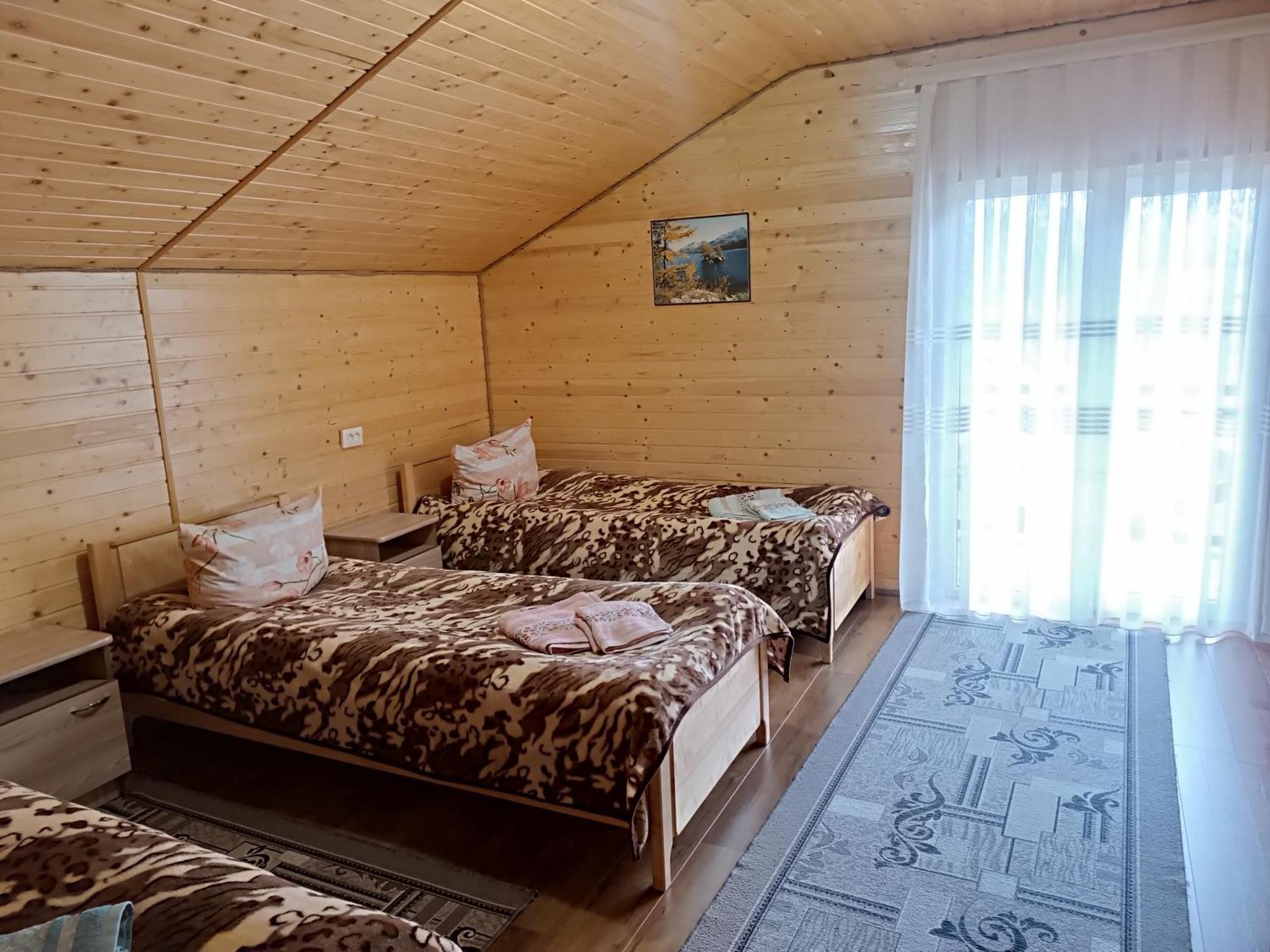 Гірська Роса Appartement Verkhniy Yasenov Buitenkant foto