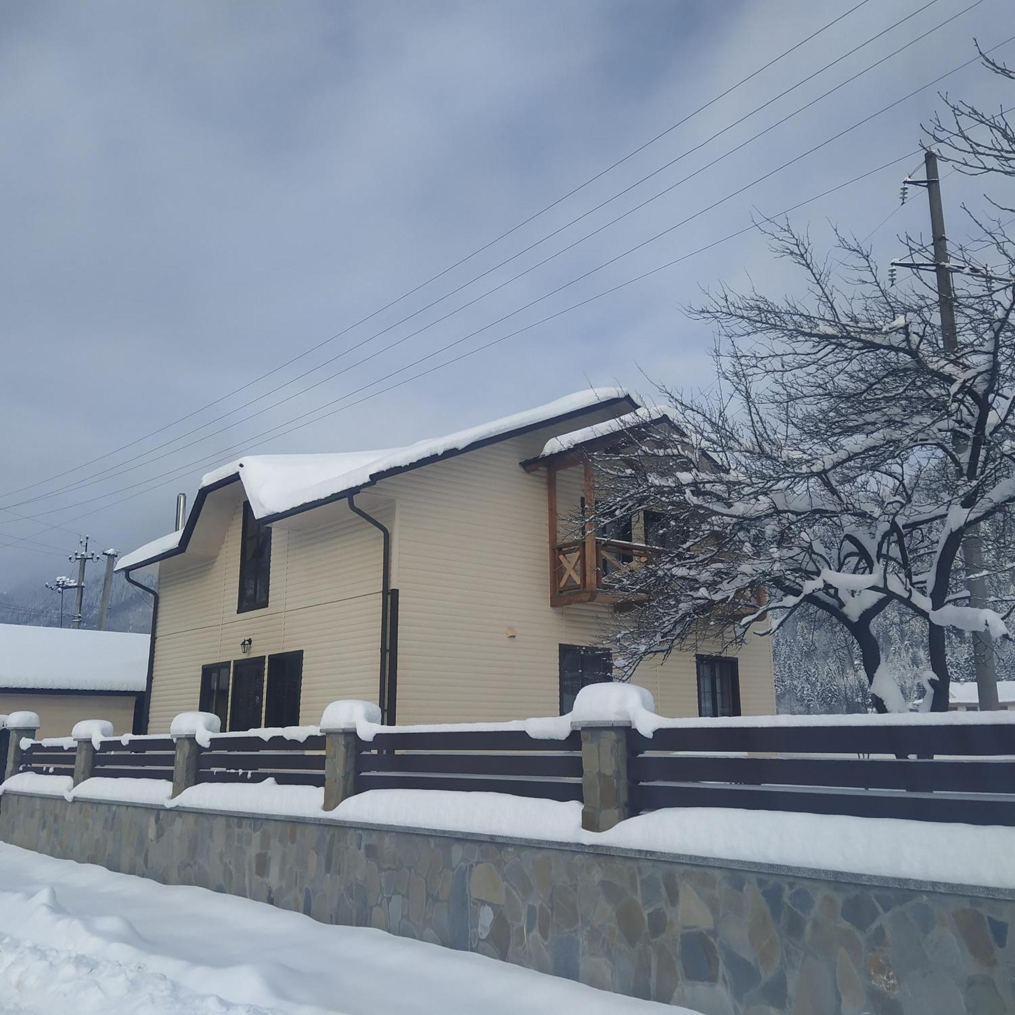 Гірська Роса Appartement Verkhniy Yasenov Buitenkant foto
